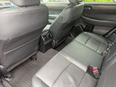 Used 2016 Subaru Outback 2.5i Limited AWD/4WD image 19