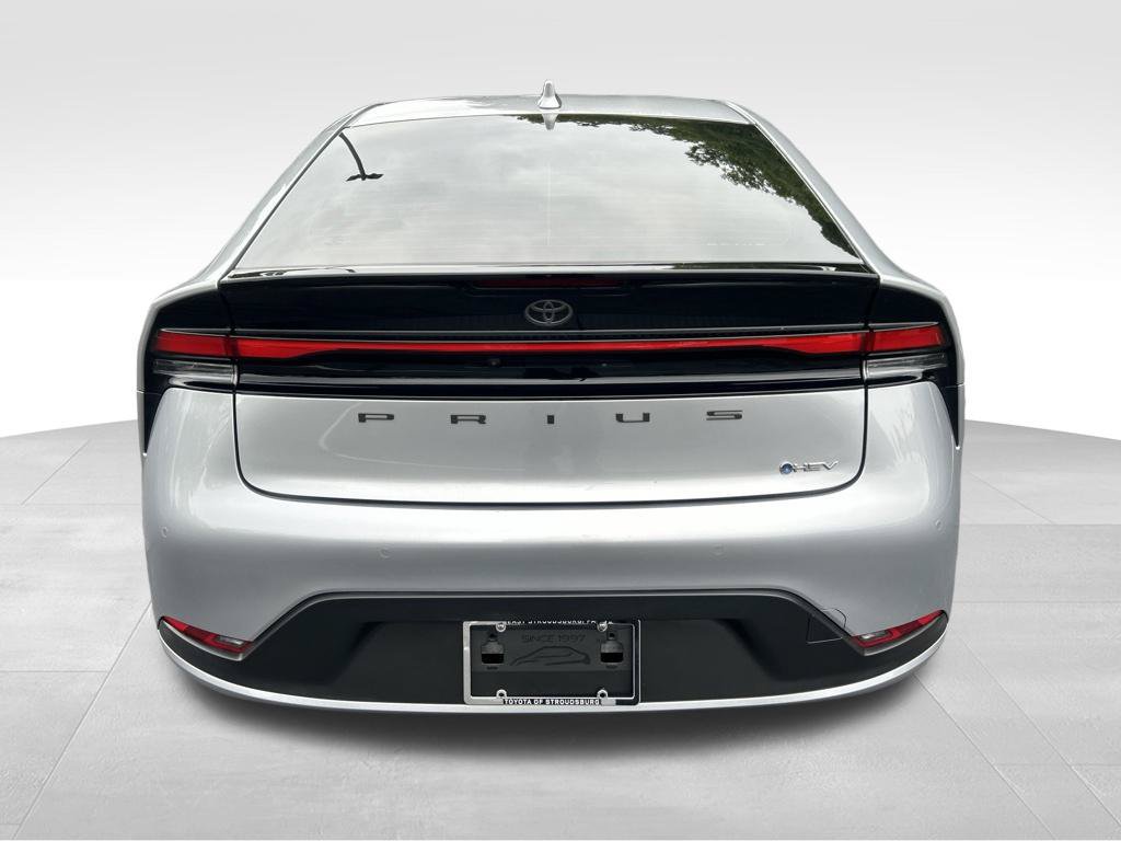 Certified 2024 Toyota Prius LE FWD image 4