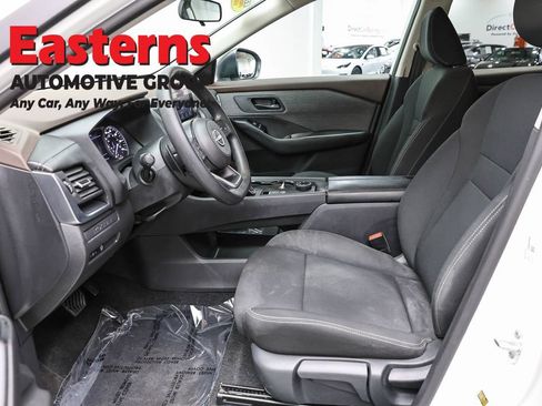 Used 2023 Nissan Rogue S AWD/4WD image 14