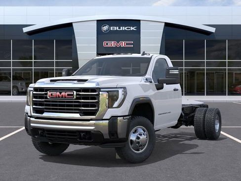 New 2026 GMC Sierra 3500 Pro image 6