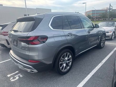 Used 2025 BMW X5 xDrive40i w/ Parking Assistance Package AWD/4WD image 6