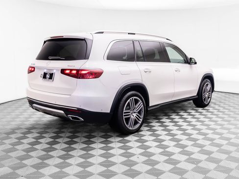 Used 2024 Mercedes-Benz GLS 450 4MATIC image 5