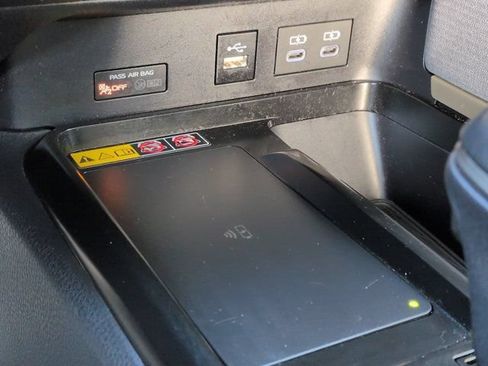 Used 2025 Toyota Camry SE FWD image 19