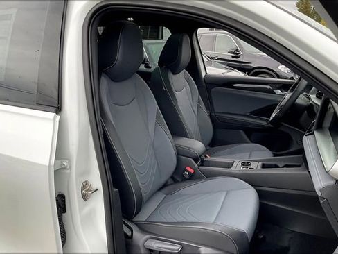 New 2025 Volkswagen Tiguan SE R-Line image 27