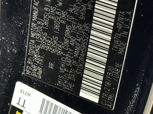 Used 2024 Toyota Highlander LE image 27