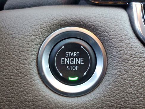 Used 2024 GMC Canyon Denali w/ LPO, Denali Black Edition image 36