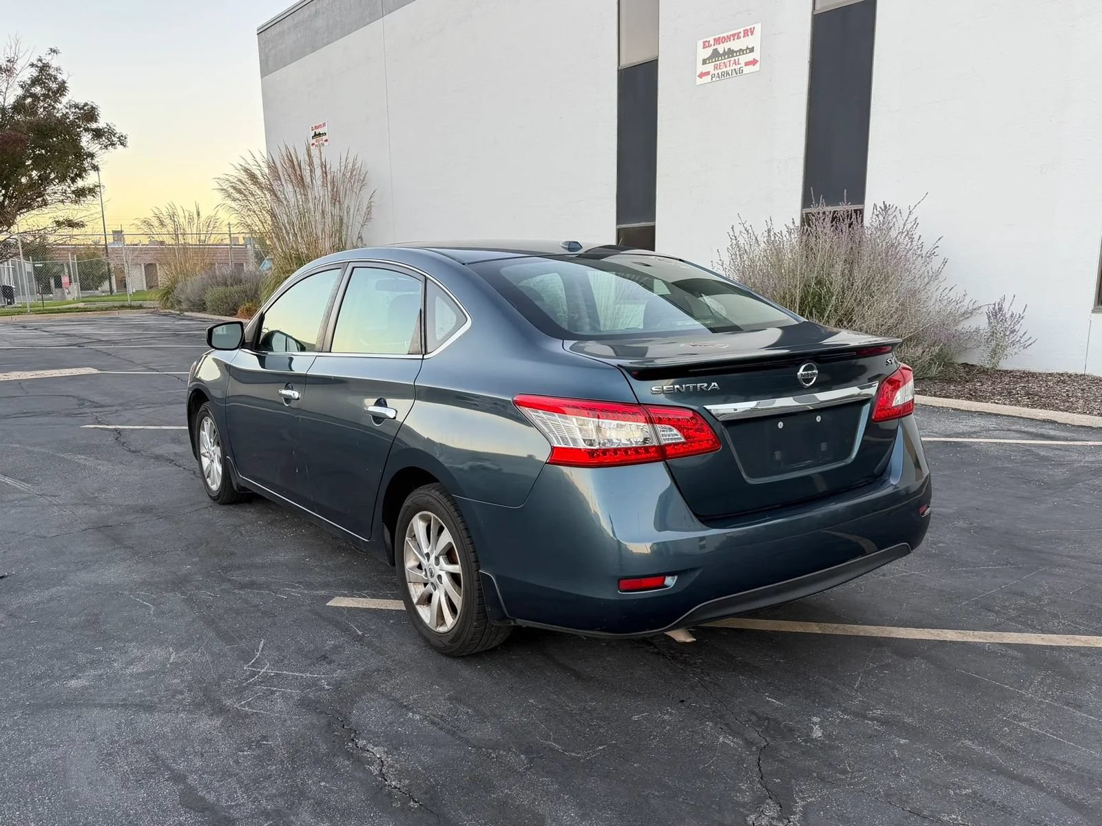 Used 2015 Nissan Sentra SV w/ Style Package FWD image 3