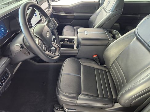 Certified 2025 Ford F250 Platinum w/ Tremor Off-Road Package image 11