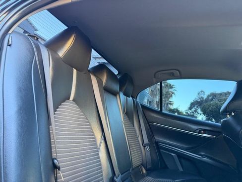 Used 2018 Toyota Camry SE FWD image 65