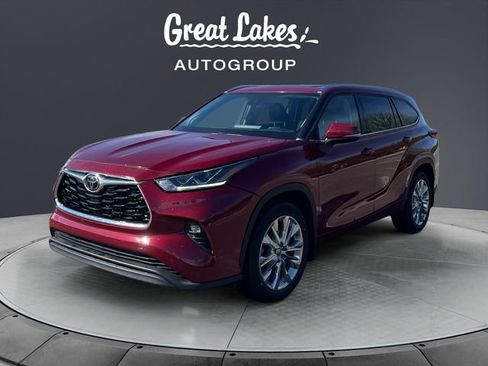 Used 2023 Toyota Highlander Limited AWD/4WD image 1