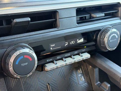 Certified 2025 Toyota 4Runner SR5 AWD/4WD image 21
