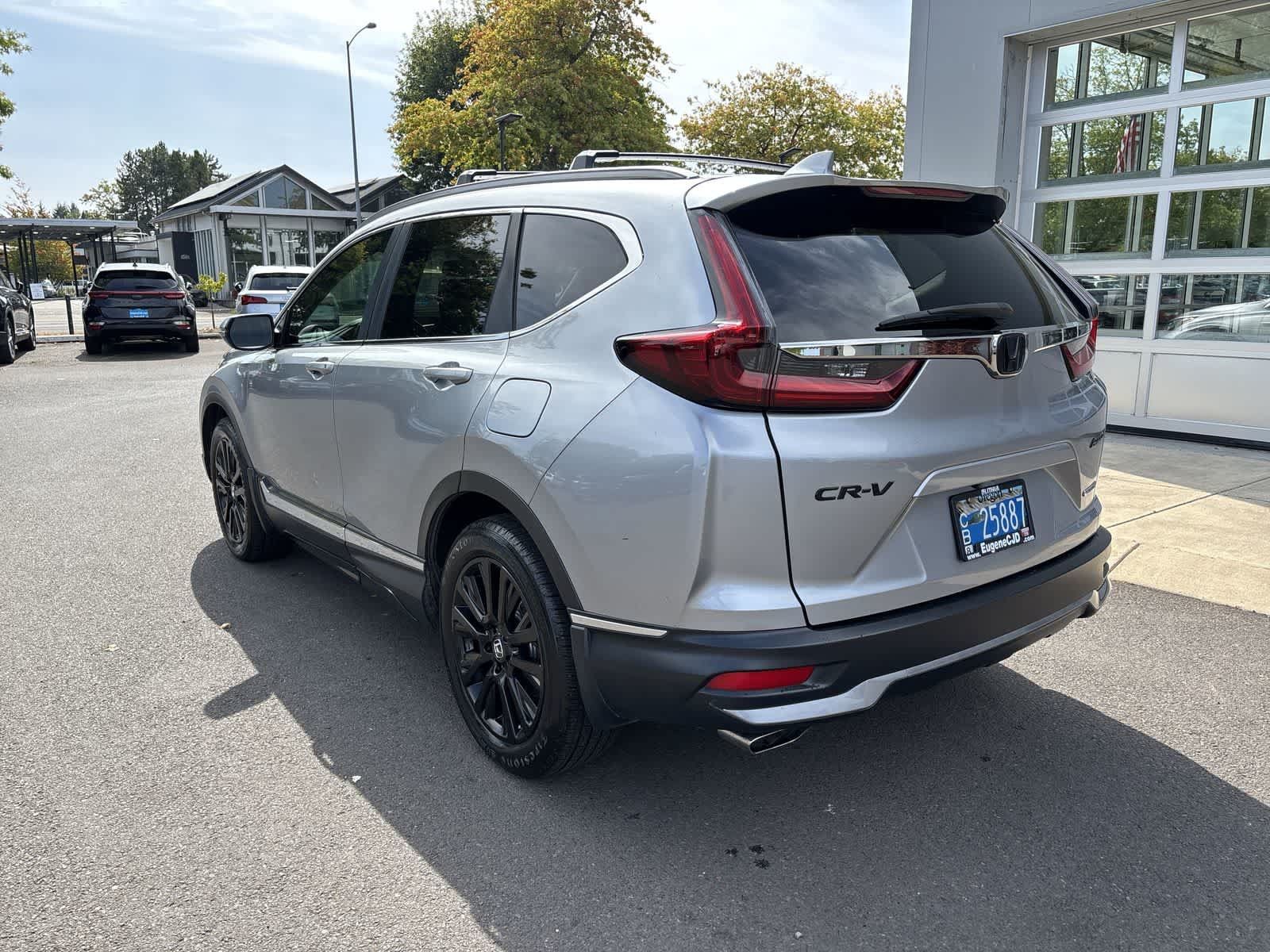 Used 2020 Honda CR-V Touring image 3