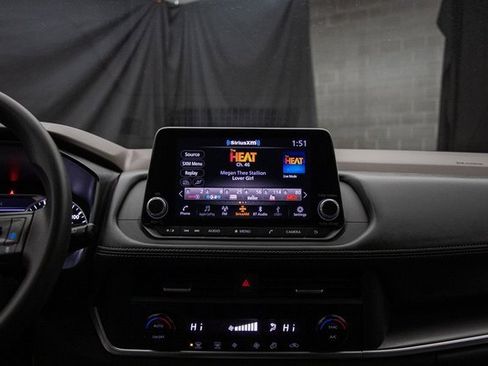 Used 2023 Nissan Rogue SV image 24