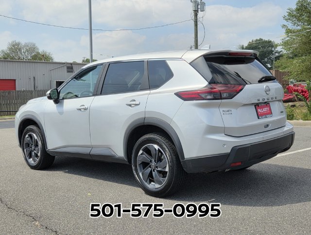 Used 2025 Nissan Rogue SV AWD/4WD image 3