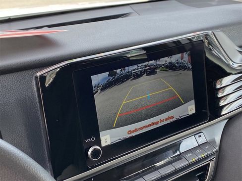 Certified 2025 Toyota Camry LE image 30