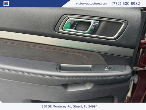 Used 2018 Ford Explorer XLT w/ Equipment Group 202A AWD/4WD image 36