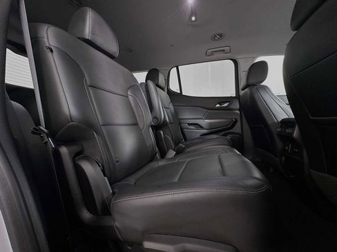 Used 2020 GMC Acadia SLT image 25