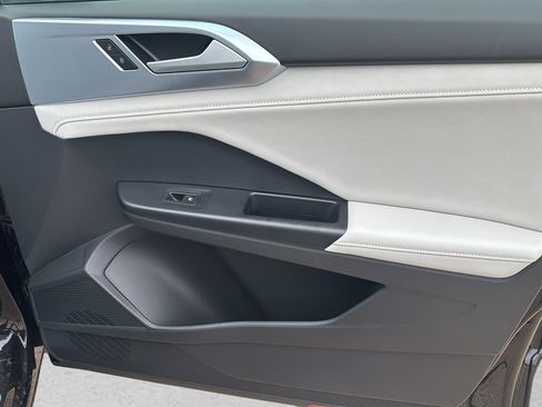 New 2026 Volkswagen Taos SE AWD/4WD image 10