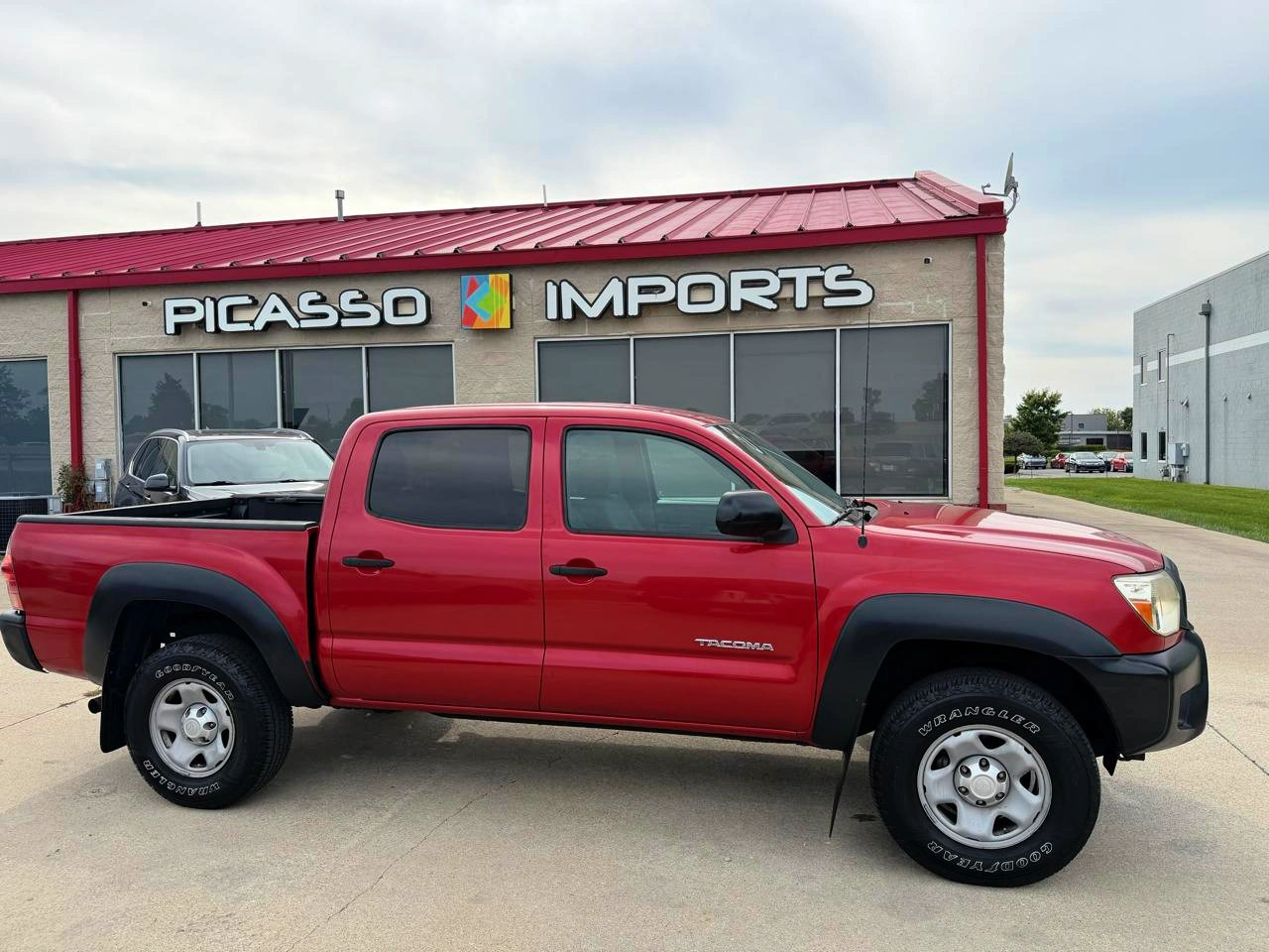 Used 2014 Toyota Tacoma PreRunner w/ Convenience Package RWD image 4