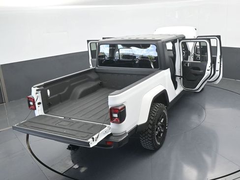 Used 2024 Jeep Gladiator Sport image 69