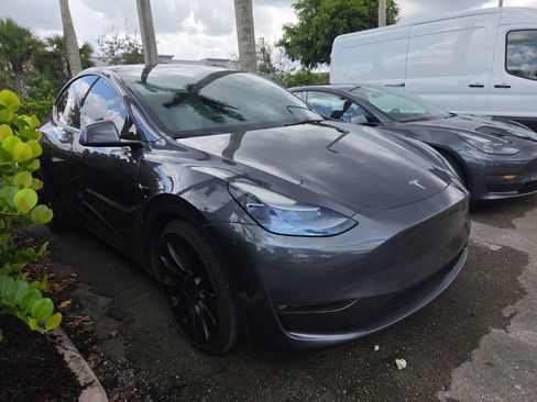 Used 2023 Tesla Model Y Performance AWD/4WD image 2