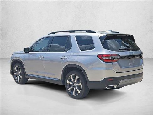 Used 2025 Honda Pilot Elite image 8