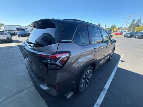 Used 2025 Subaru Forester Touring w/ Touring Package AWD/4WD image 3