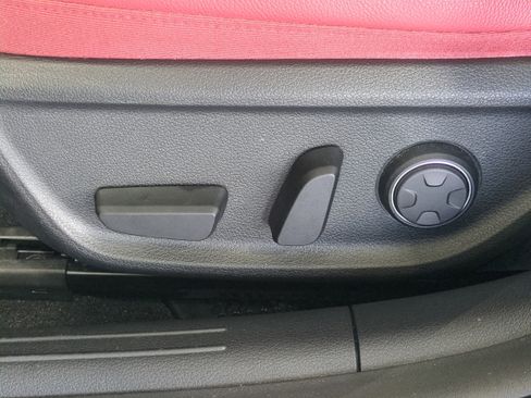 Used 2023 Genesis G70 2.0T w/ Sport Prestige Package image 19