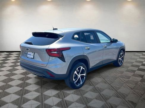 Used 2024 Chevrolet Trax RS w/ Sunroof Package image 5