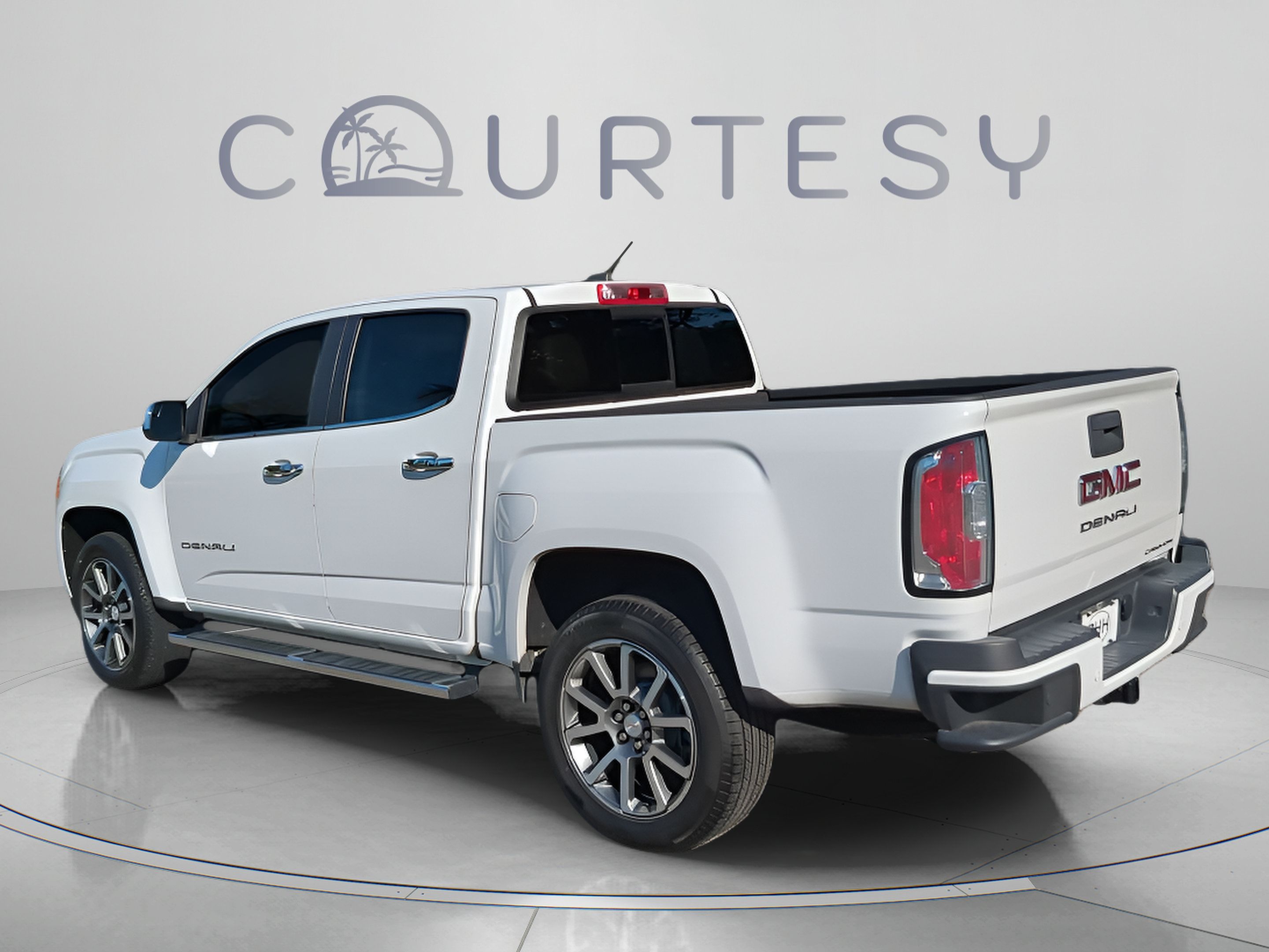 Used 2021 GMC Canyon Denali RWD image 5
