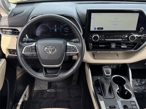 Used 2023 Toyota Highlander Limited image 10