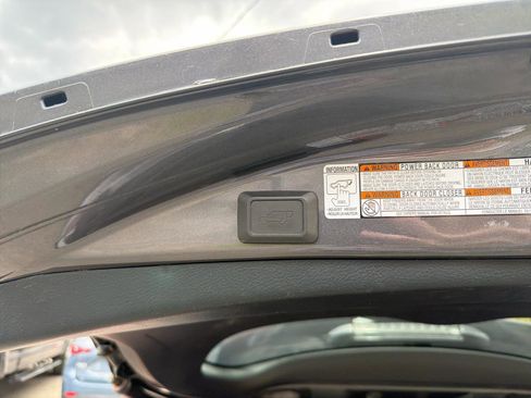 Used 2016 Toyota RAV4 XLE AWD/4WD image 12