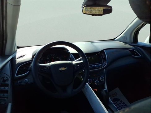 Used 2019 Chevrolet Trax LS w/ Tint and Cruise Package image 9