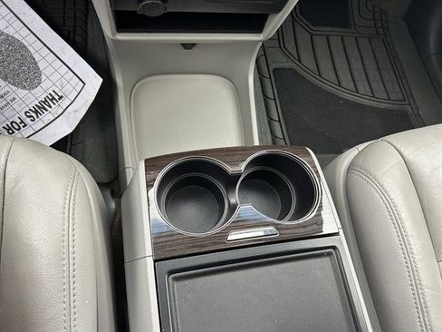 Used 2017 Toyota Sienna XLE image 16