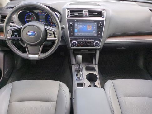 Used 2018 Subaru Outback 3.6R Limited image 16