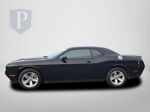 Used 2023 Dodge Challenger SXT RWD image 10