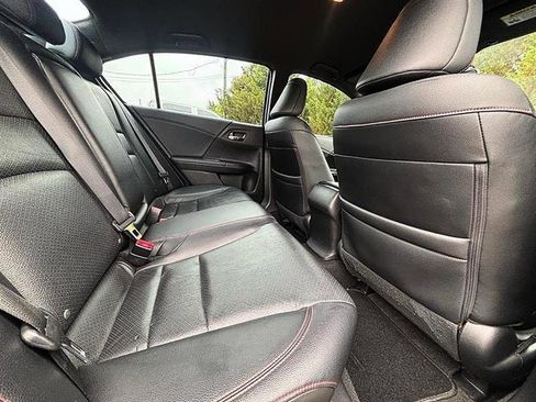 Used 2017 Honda Accord Sport Special Edition image 36