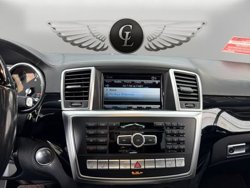 Used 2015 Mercedes-Benz GL 550 4MATIC w/ Driver Assistance Package image 25