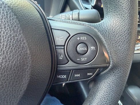 Used 2020 Toyota Corolla LE w/ Carpet Mat Package (TMS) FWD image 30