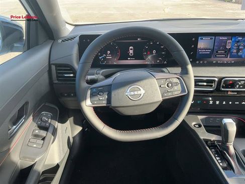 New 2026 Nissan Sentra SR w/ SR Premium Package FWD image 37