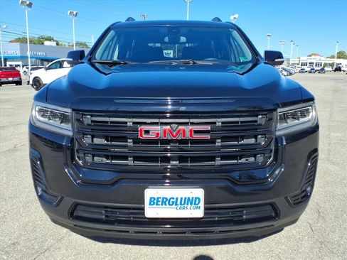 Used 2023 GMC Acadia SLE w/ Driver Convenience Package image 9