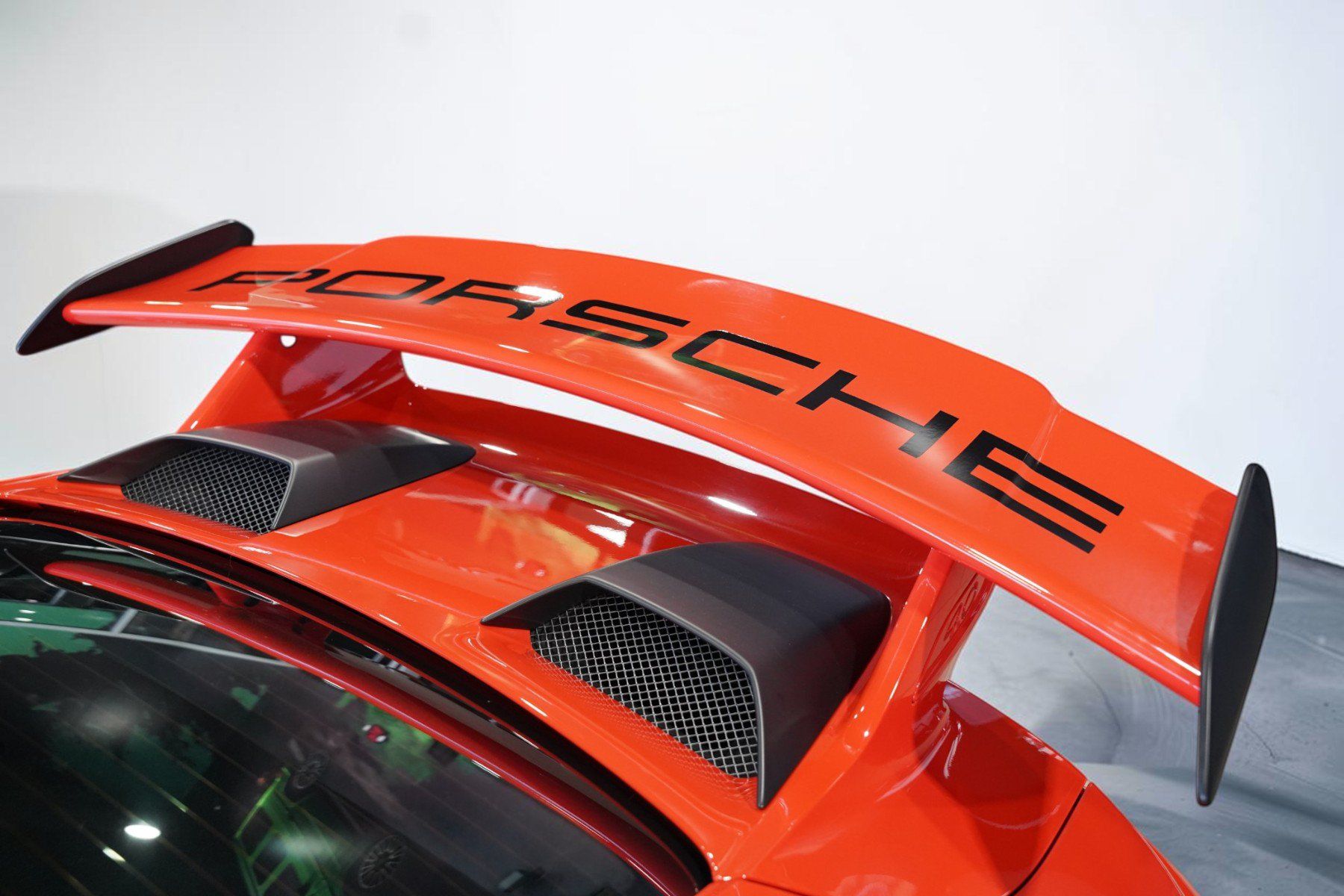 Used 2018 Porsche 911 GT3 RWD image 13