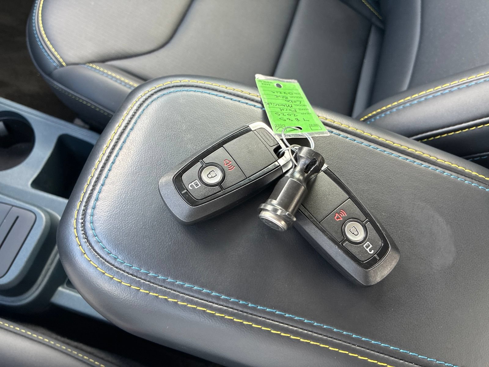 Used 2025 Ford Maverick Lobo AWD/4WD image 33