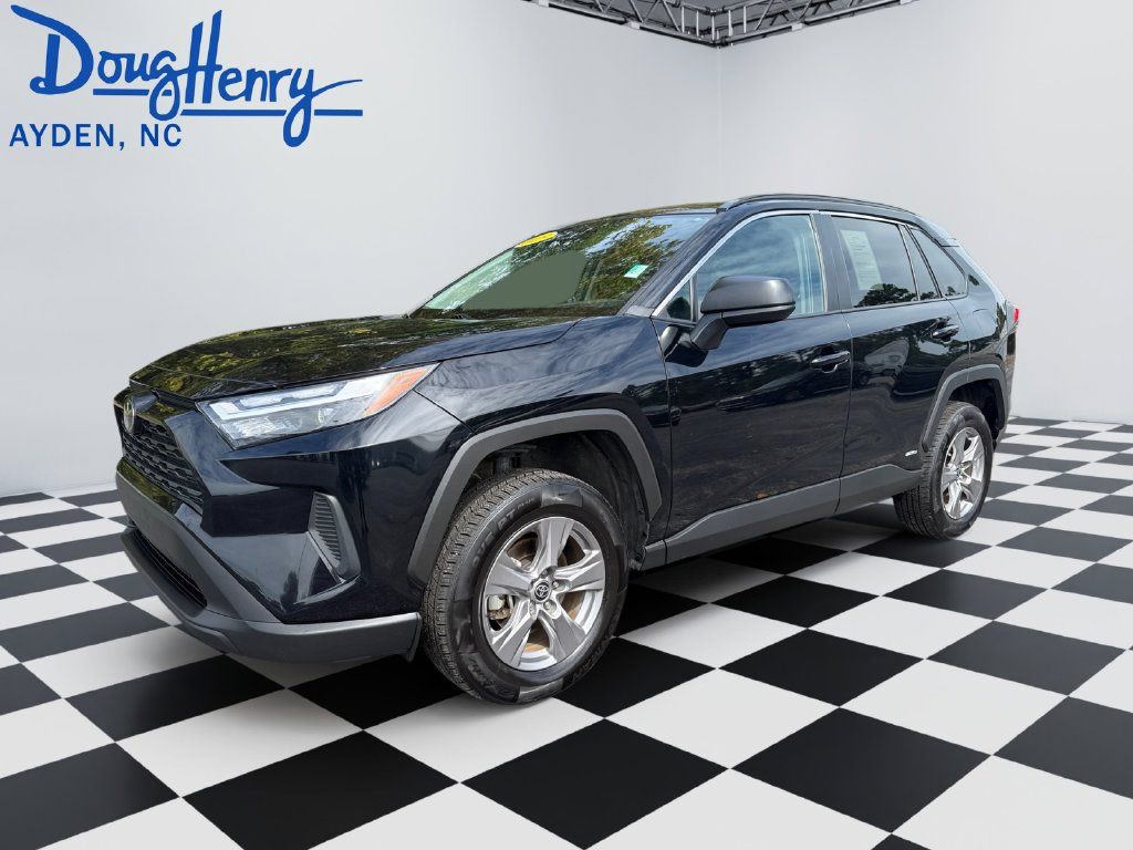Used 2025 Toyota RAV4 LE AWD/4WD image 1