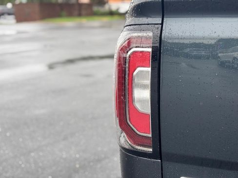 Used 2017 GMC Sierra 1500 SLT AWD/4WD image 9