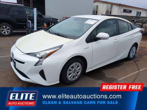 Used 2016 Toyota Prius Two FWD image 4