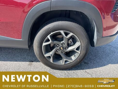 Used 2024 Chevrolet Trax LT FWD image 19