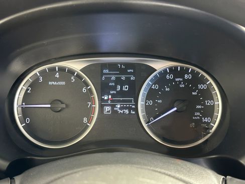 Used 2019 Nissan Kicks S FWD image 40