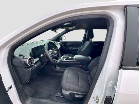 Used 2025 Chevrolet Equinox LT image 20