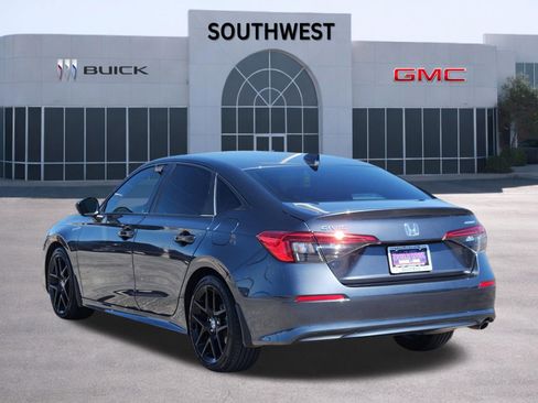 Used 2023 Honda Civic Sport image 4